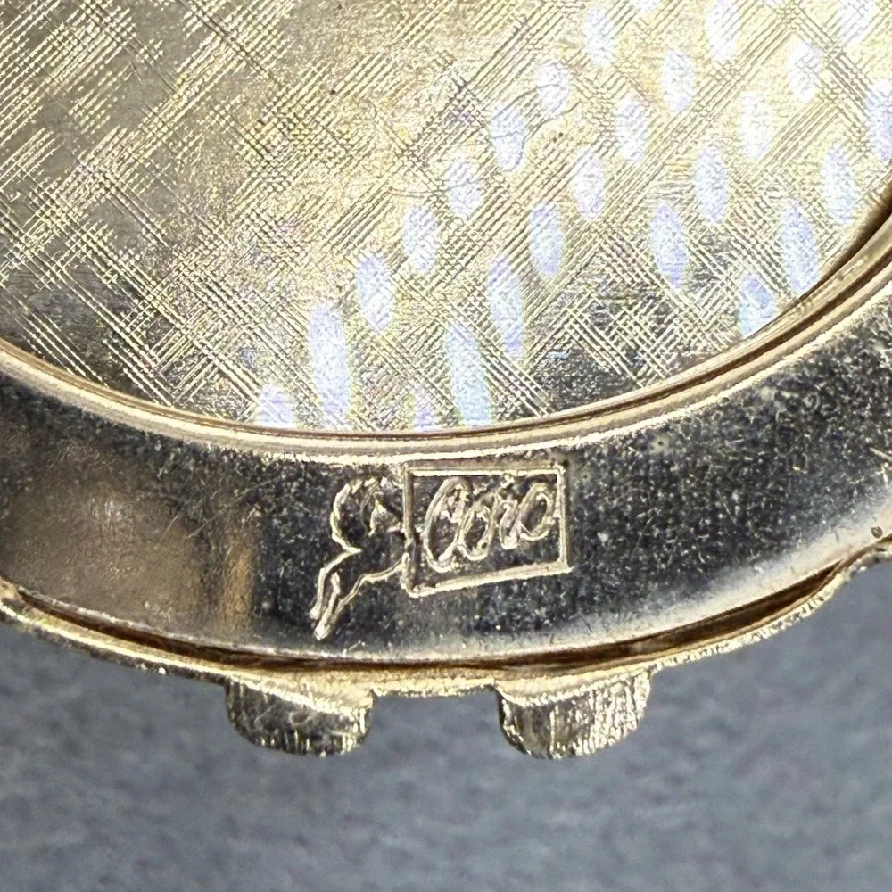 Vintage Coro Locket Gold Tone Large Signed - Picture 4 of 9